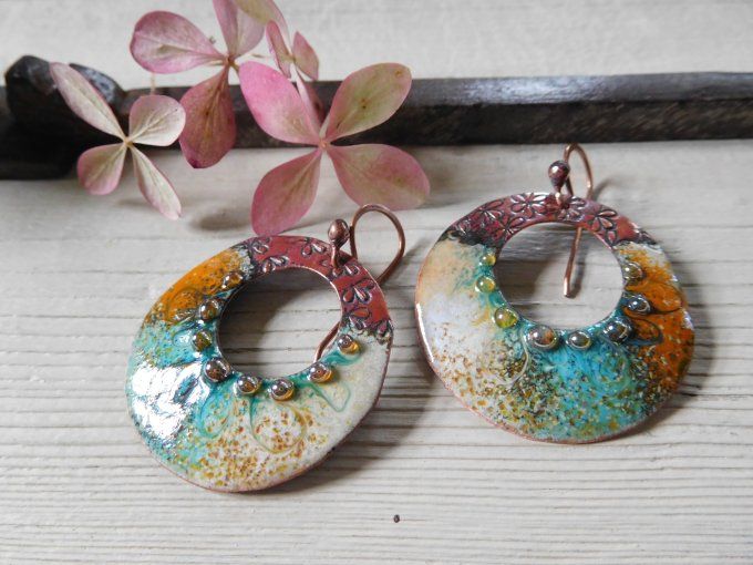 Boucles d'oreilles "créoles".