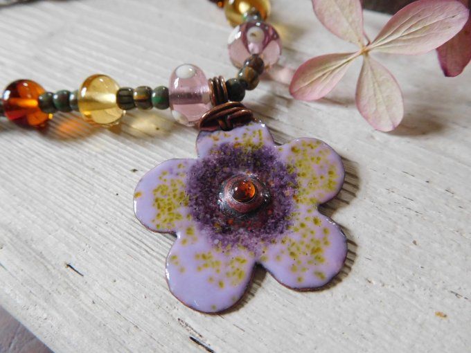 Collier bohème perles en verre et émaux sur cuivre