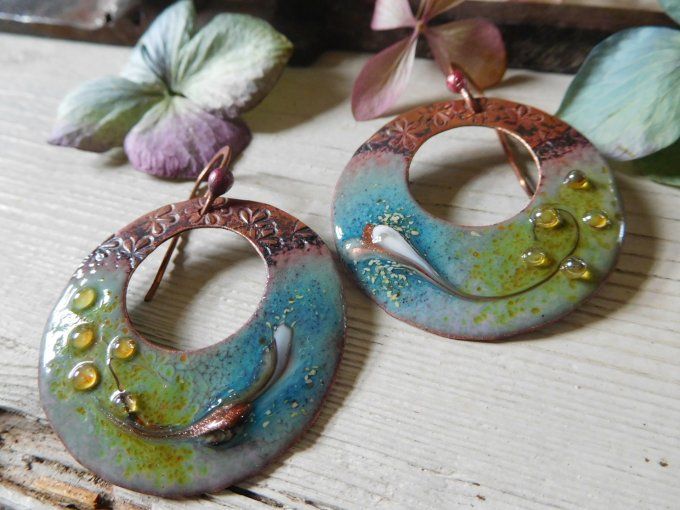 Boucles d'oreilles "créoles".