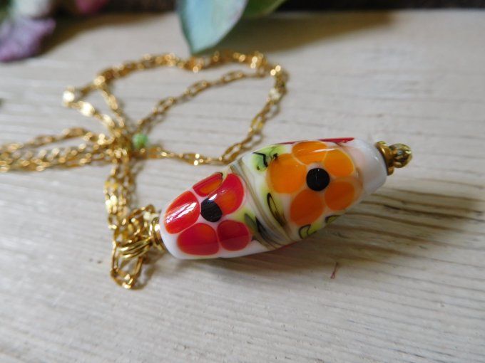 Pendentif en verre avec chaîne