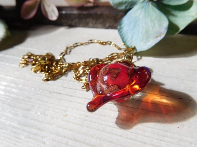 Pendentif en verre avec chaîne