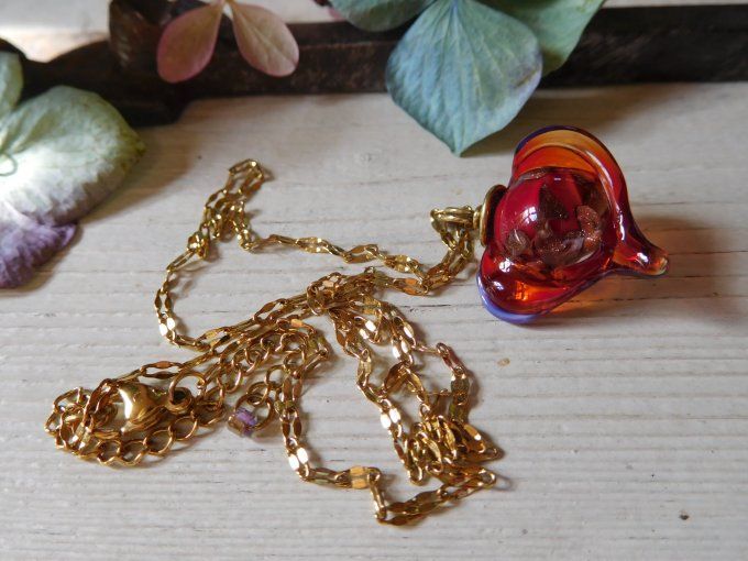 Pendentif en verre avec chaîne