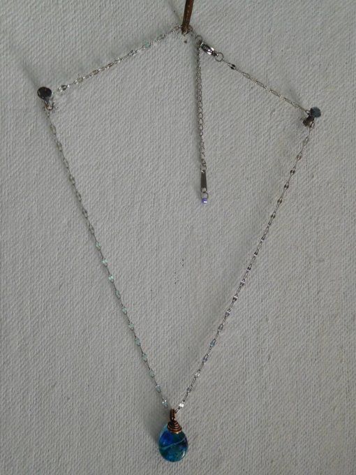 Pendentif en verre avec chaîne