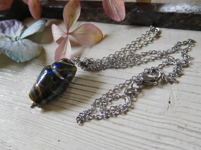 Pendentif en verre avec chaîne