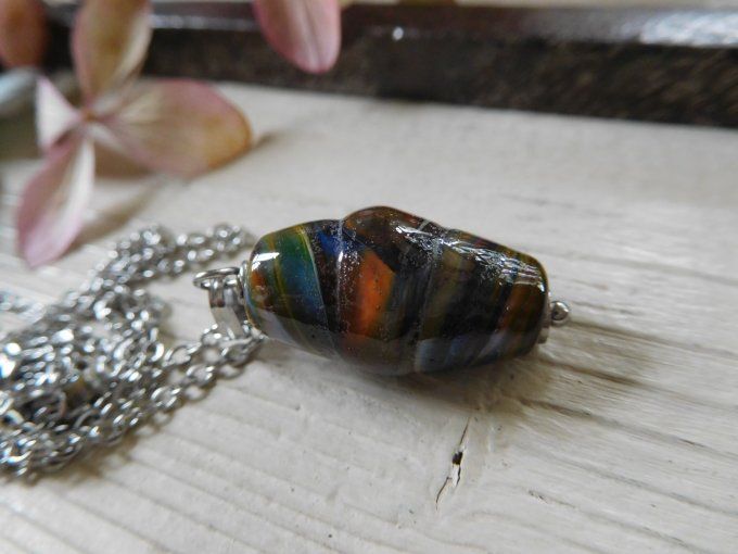 Pendentif en verre avec chaîne