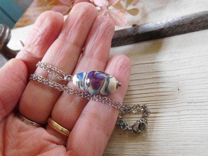 Pendentif en verre avec chaîne
