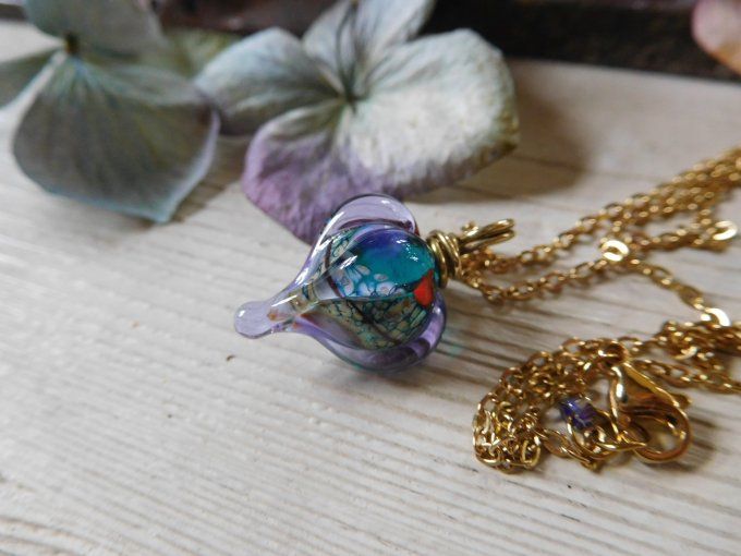 Pendentif en verre avec chaîne