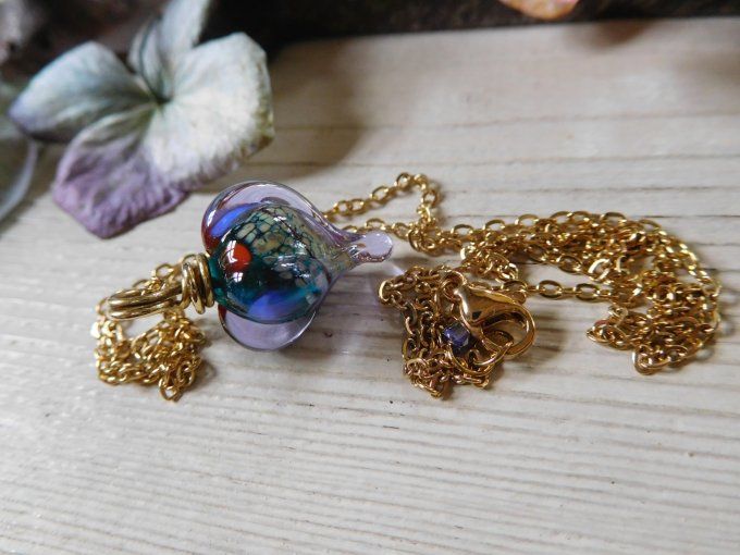 Pendentif en verre avec chaîne