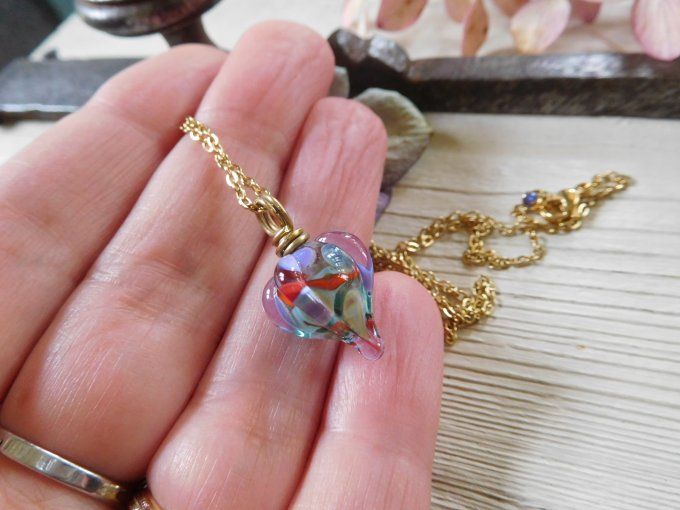 Pendentif en verre avec chaîne