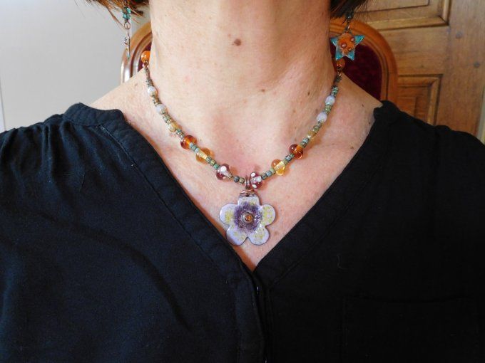 Collier bohème perles en verre et émaux sur cuivre