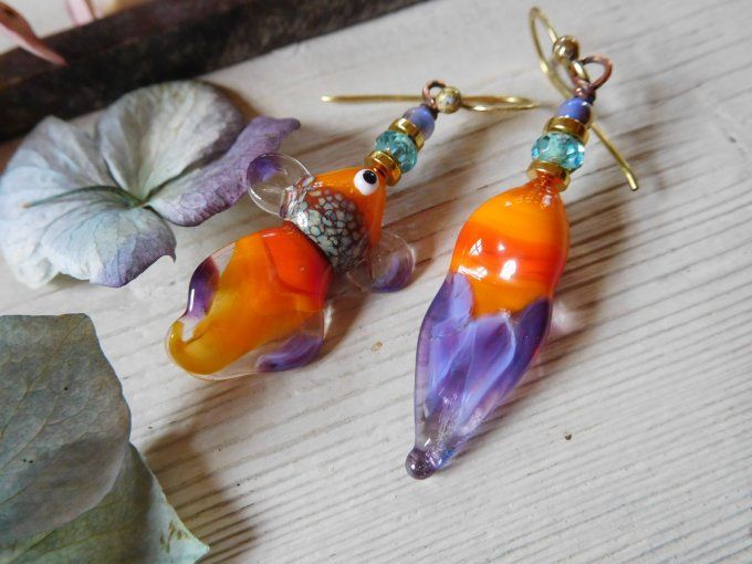 Boucles d'oreilles dépareillées