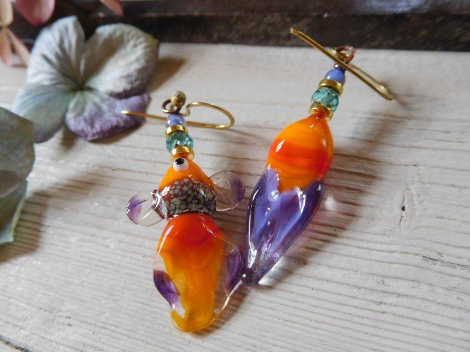 Boucles d'oreilles dépareillées