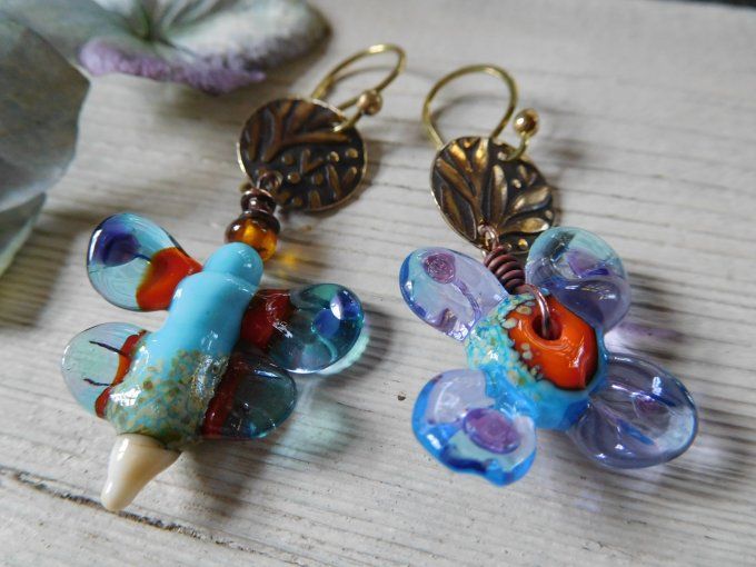 Boucles d'oreilles dépareillées