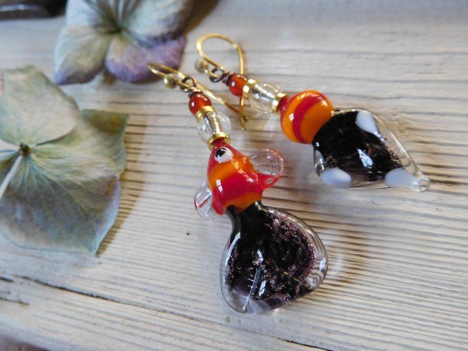 Boucles d'oreilles dépareillées