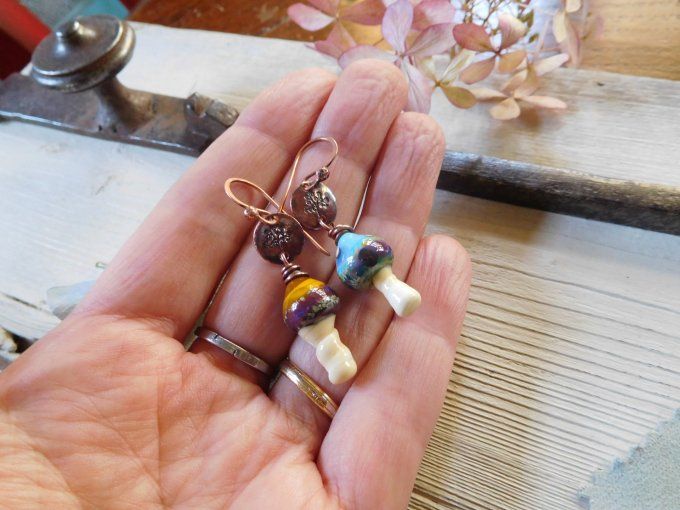 Boucles d'oreilles dépareillées
