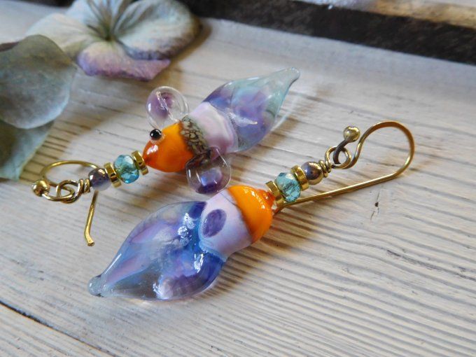 Boucles d'oreilles dépareillées