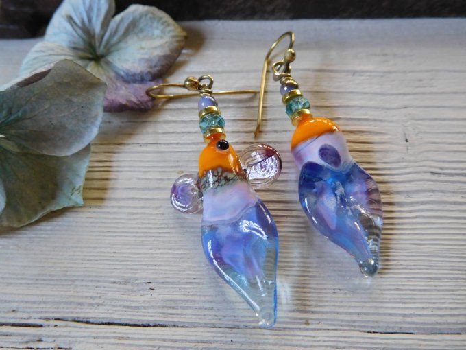 Boucles d'oreilles dépareillées