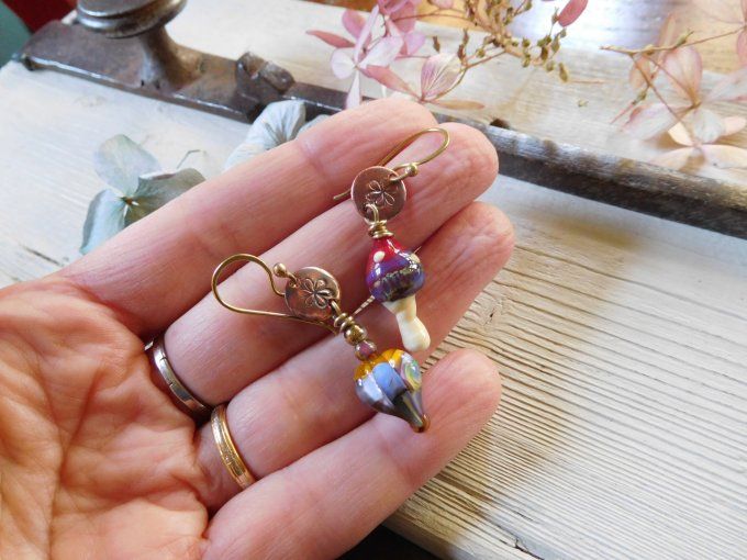 Boucles d'oreilles dépareillées 