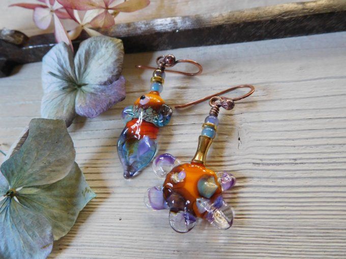 Boucles d'oreilles dépareillées