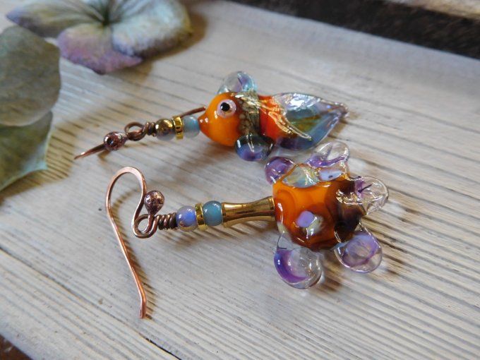 Boucles d'oreilles dépareillées