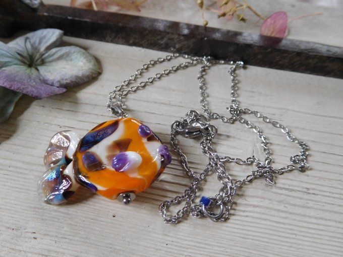Collier chaîne avec grosse perle poisson en verre en pendentif