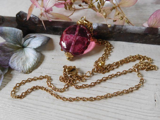 Collier chaîne avec grosse perle en verre en pendentif