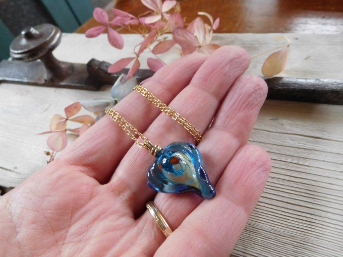 Pendentif en verre avec chaîne