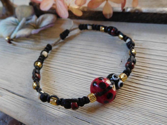 Bracelet porte bonheur ajustable