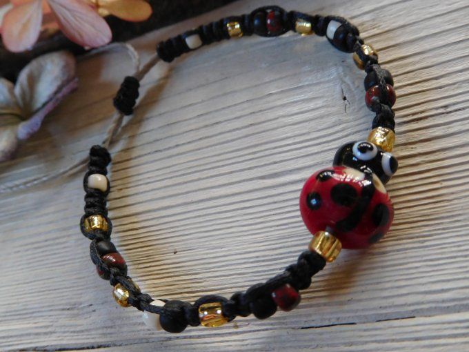 Bracelet porte bonheur ajustable